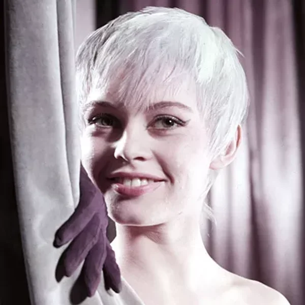 Бріджит Бардо Бріджит Бардо з зачіскою піксі